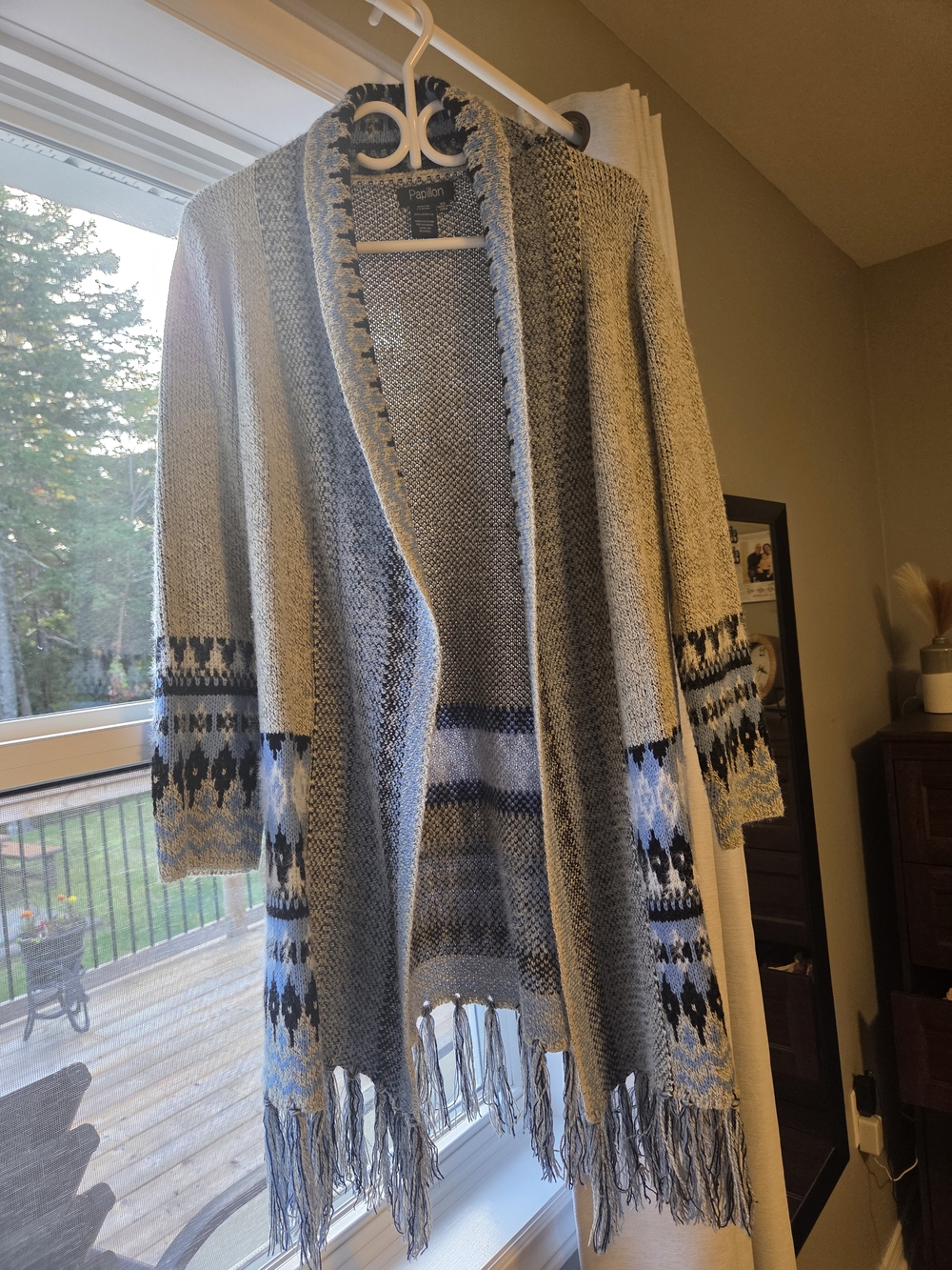 Papillon Blanc Gray & Blue Open-Front Fringe Cardigan